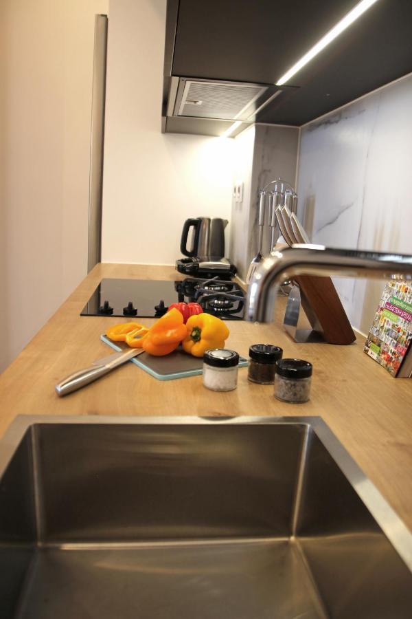 New Cozy Chic Apt-Ryfete Luxury Living กาลาธาส ภายนอก รูปภาพ