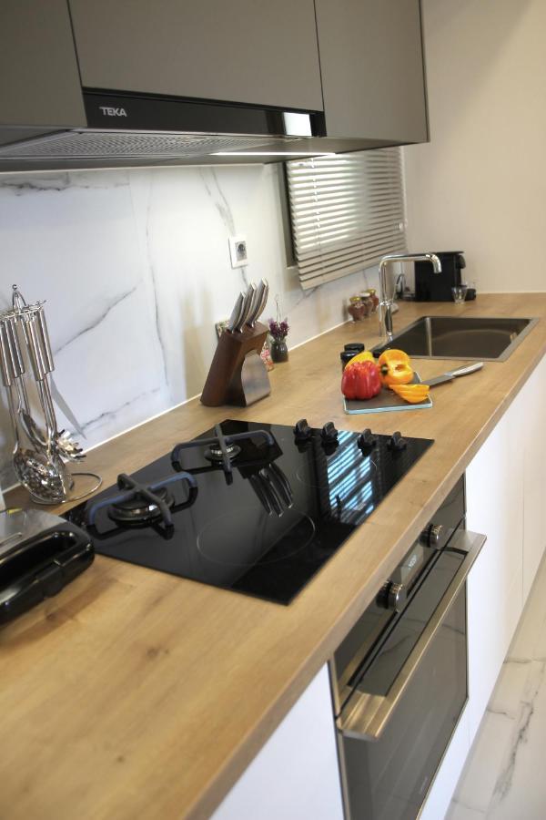 New Cozy Chic Apt-Ryfete Luxury Living กาลาธาส ภายนอก รูปภาพ
